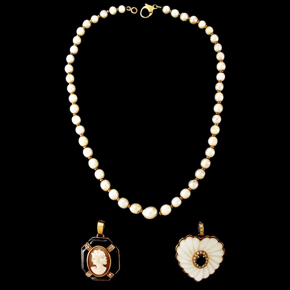 Appraisal: Pearl Necklace and Pendants Suite Vintage Single Strand mm- mm