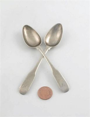 Appraisal: A pair of George III Scottish provincial teaspoons Fiddle pattern