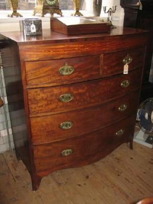 Appraisal: A GEORGE III MAHOGANY BOW FRONTED CHEST OF DRAWERS wide