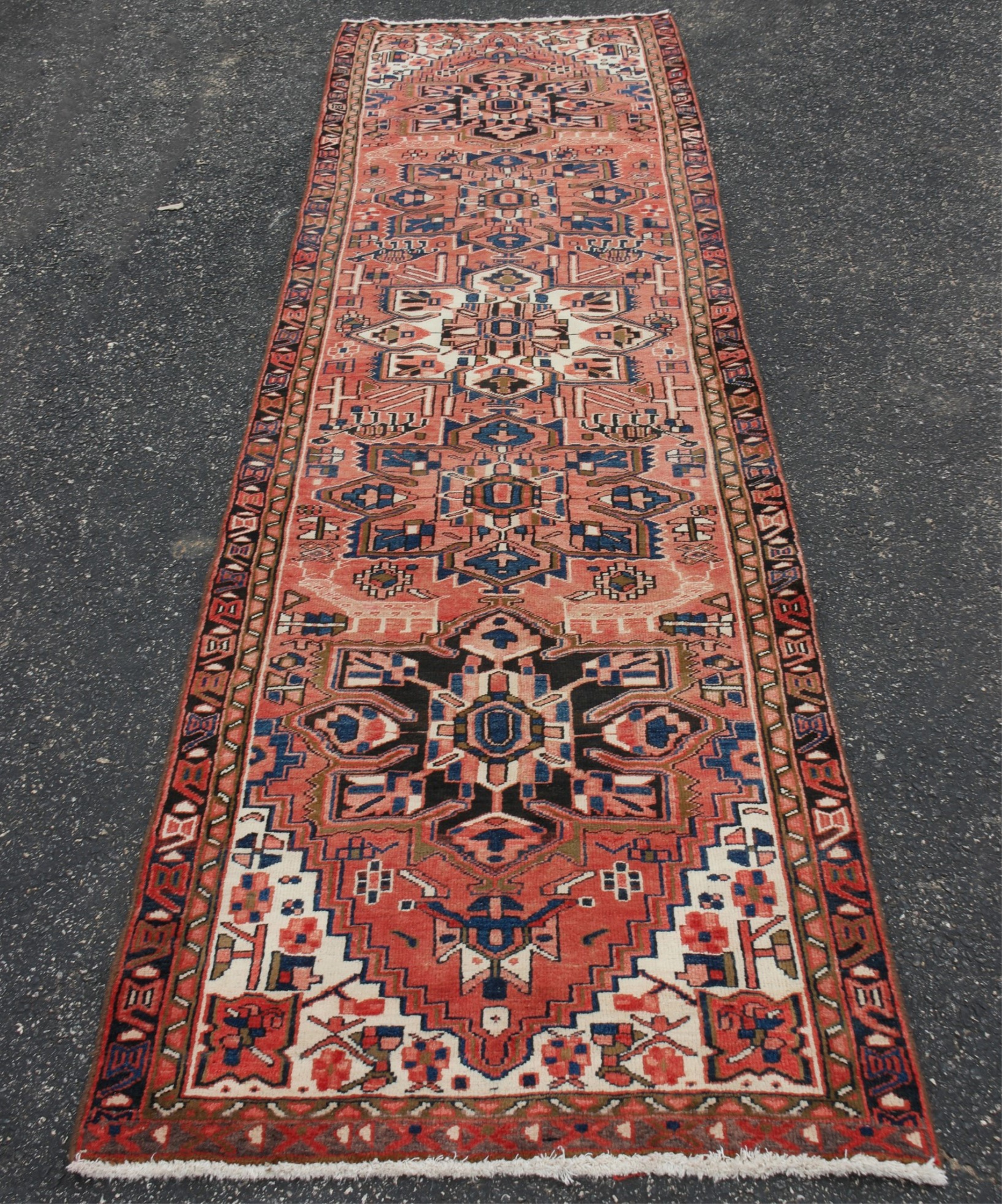 Appraisal: ORIENTAL RUG ' X ' HERIZ Oriental Rug ' X