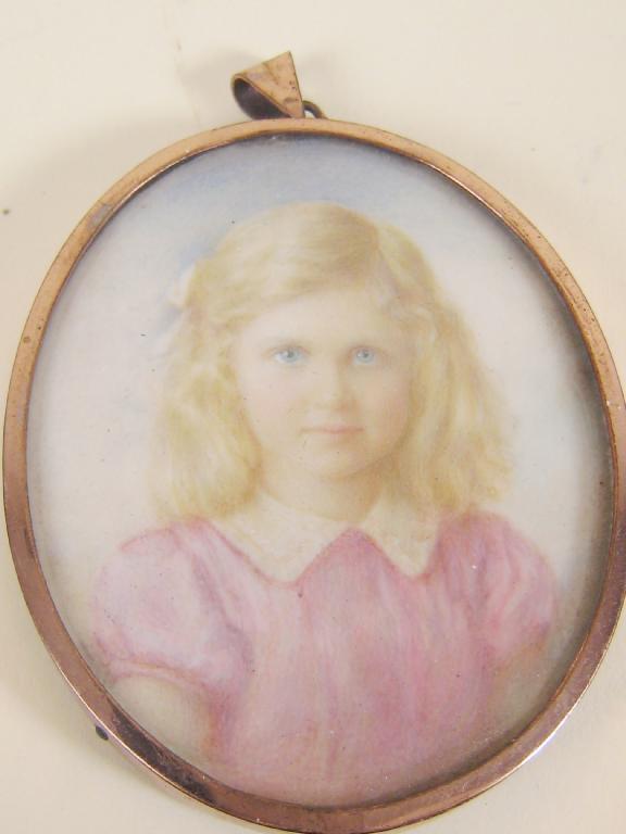 Appraisal: An oval miniature bust portrait on ivory of young girl