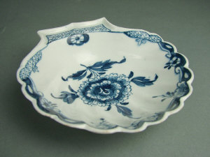 Appraisal: Lowestoft circa blue and white pickle dish of scalloped form