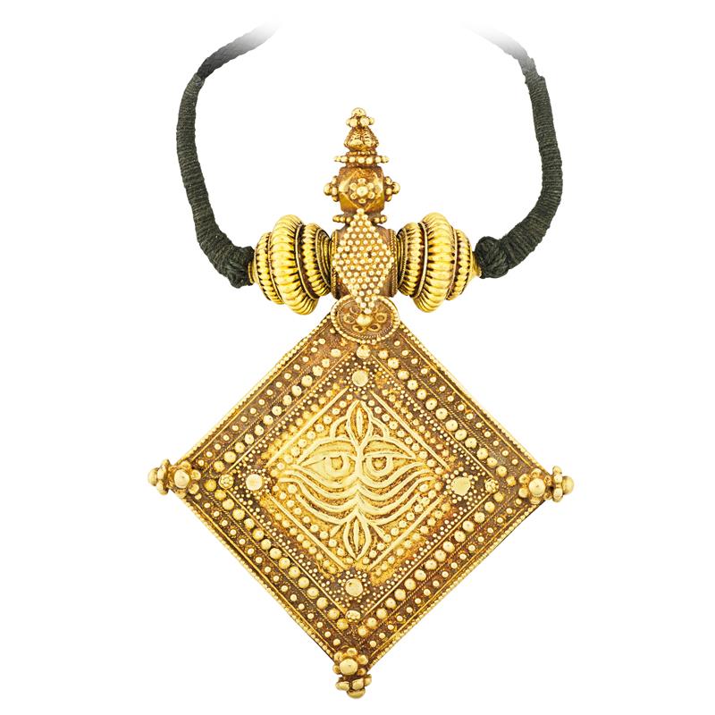 Appraisal: ANTIQUE TRIBAL GOLD NECKLACE GAJARAT INDIA Granulated kite shaped amulet