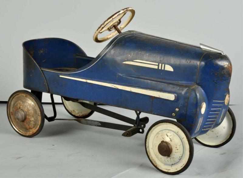 Appraisal: Garton Sharknose Graham Racer Pedal Car Toy Description s Pressed