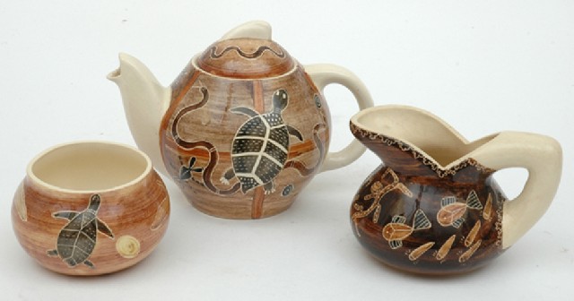 Appraisal: ESSEXWARE New South Wales circa Assembled three piece earthenware tea