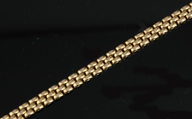 Appraisal: AN ITALIAN GOLD COLLAR The ct gold brick link flexible