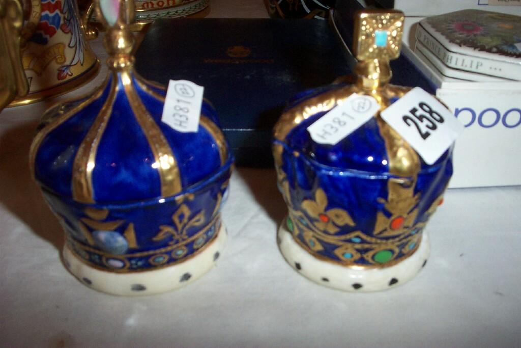 Appraisal: A pair of Crown Staffordshire boxes and covers in the