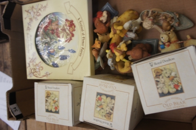 Appraisal: Tray comprising Royal Doulton Old Bear and Friends Figures in