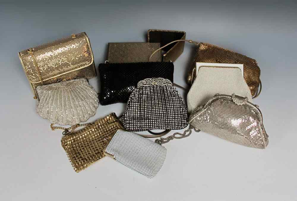 Appraisal: A SUPER COLLECTION OF WHITING DAVIS MESH PURSES piece group