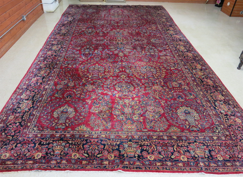 Appraisal: SEMI-ANTIQUE PERSIAN SAROUK CARPET Arak region Markazi Province northwest Iran