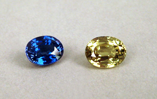 Appraisal: Unset blue oval cut sapphire approx mm x mm approx