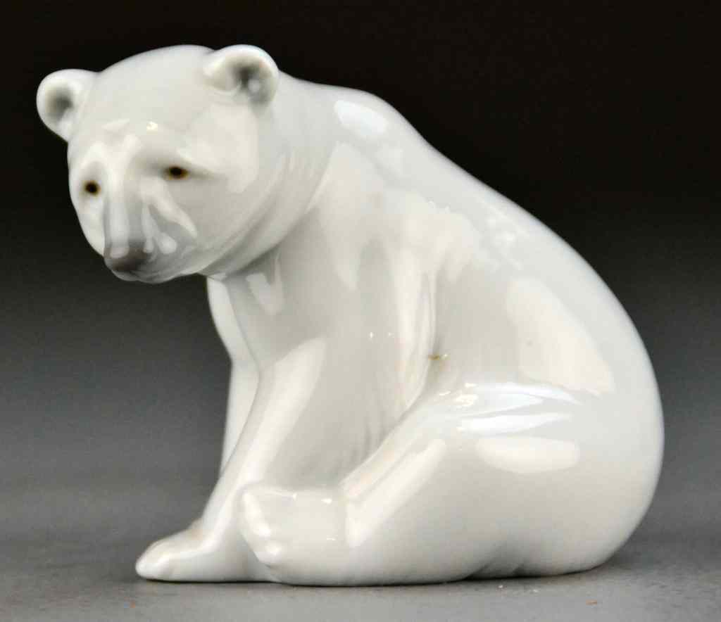 Appraisal: Lladro Porcelain Polar BearIn the seated position ''H excellent condition