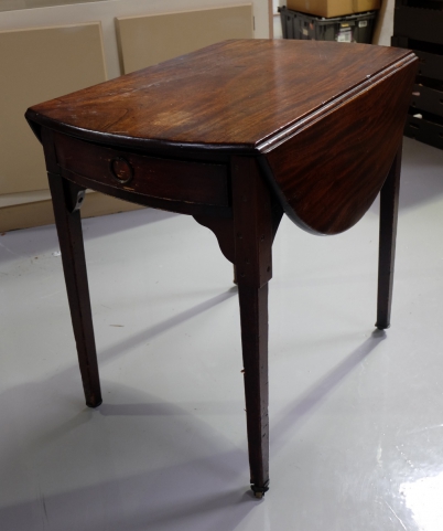 Appraisal: Georgian mahogany Pembroke table