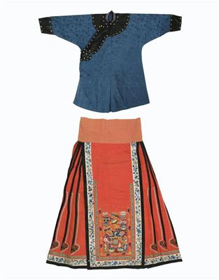 Appraisal: A Chinese tunic of blue silk the black cuffs embroidered