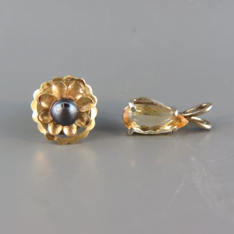 Appraisal: Pc Jewelry citrine pendant and black pearl tie pin both