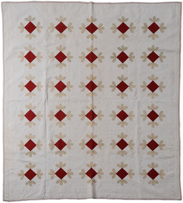 Appraisal: Dated American Quilt th century hand-sewn and appliqu d Wandering