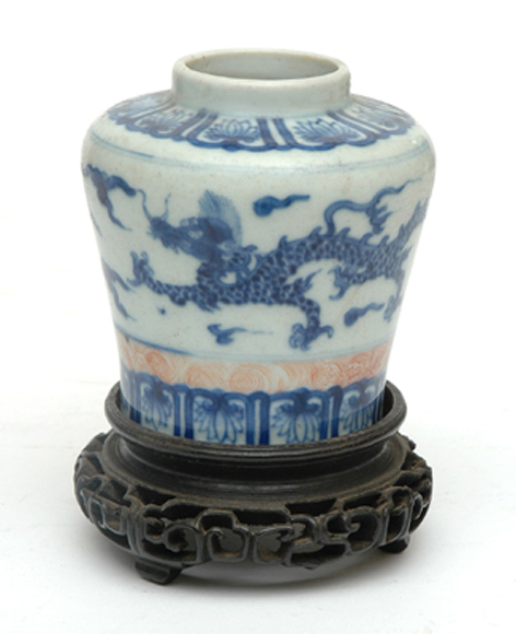 Appraisal: A CHINESE EXPORT WARE PORCELAIN JAR Late th early th