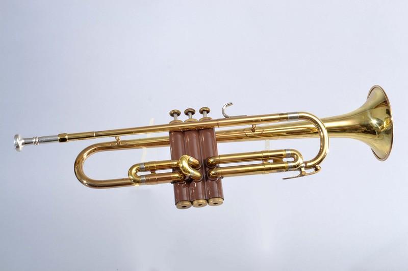 Appraisal: TRUMPET - BRASS TRUMPET 'PINTO' BY OLDS COMES WITH TWO