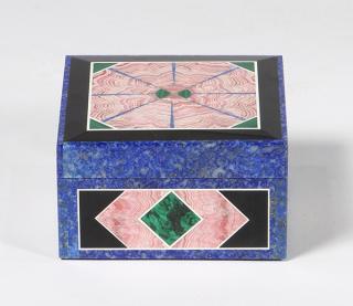 Appraisal: Italian lapidary box the lid with a rhodochrosite malachite and