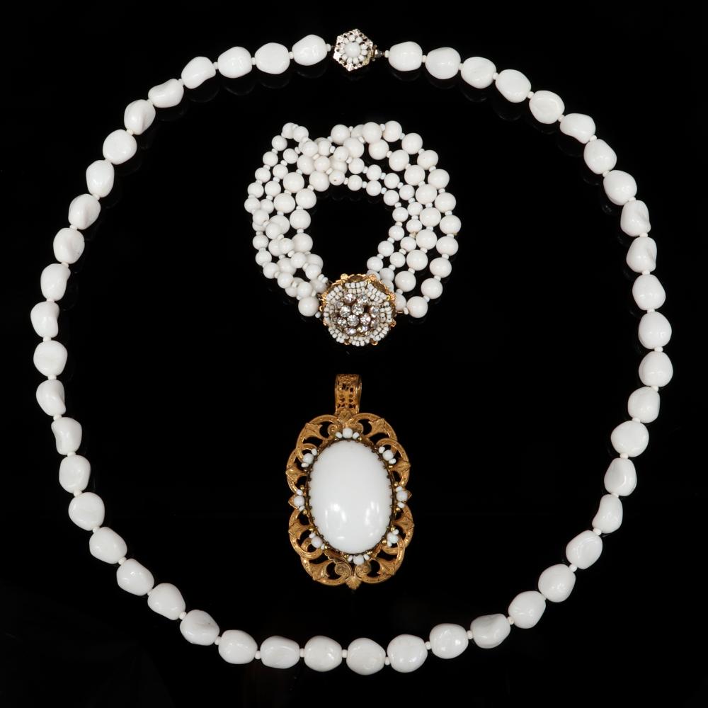 Appraisal: MIRIAM HASKELL PC WHITE GROUP MOLDED GLASS NECKLACE -STRAND BRACELET