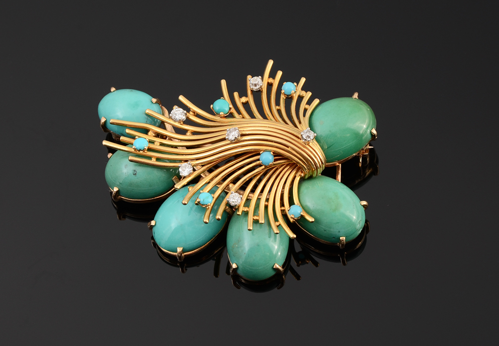 Appraisal: TURQUOISE DIAMOND BROOCH K yellow gold brooch of oval and