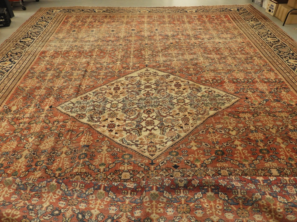 Appraisal: C PALACE SIZE PERSIAN MAHAL WOOL CARPET RUG Persia Circa