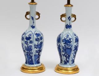 Appraisal: PAIR OF BLUE AND WHITE PORCELAIN VASES Chinese Qianlong Period