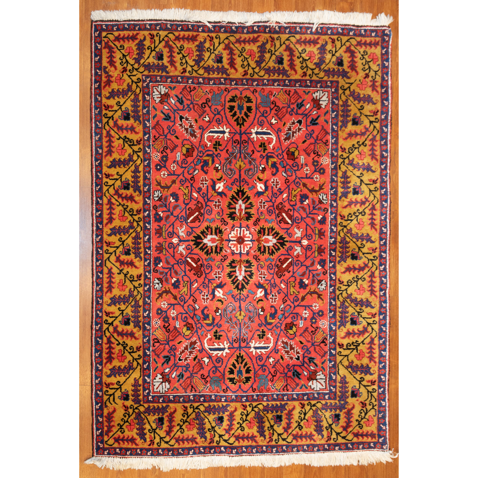 Appraisal: HERIZ RUG PERSIA X Fourth quarter- th century hand-knotted wool