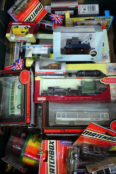 Appraisal: A QUANTITY OF VARIOUS DIE CAST VEHICLES Match box and