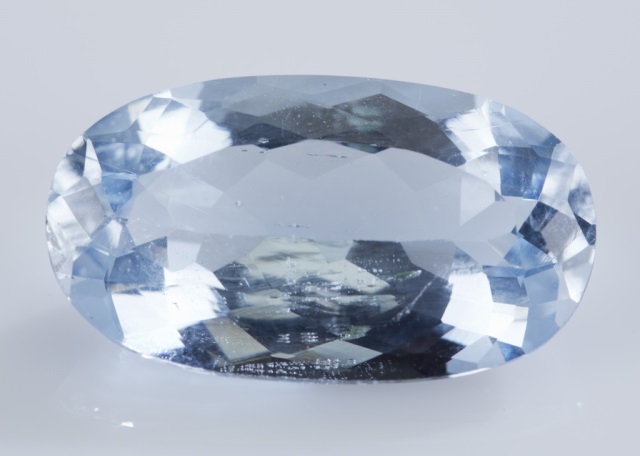 Appraisal: Carat Oval Aquamarine Eye visible inclusions Loose stone