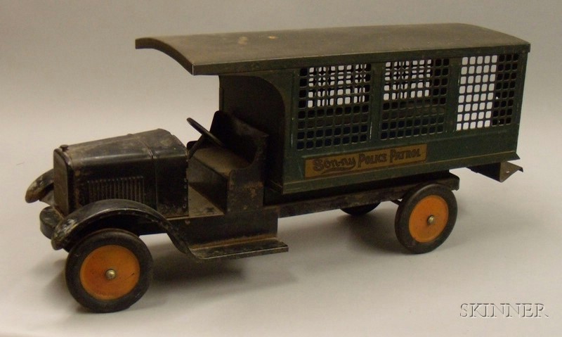 Appraisal: American Pressed Steel Son-ny Police Patrol with black chassis and