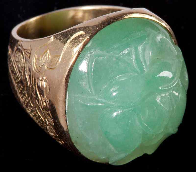 Appraisal: Large Chinese Gold and Jade Ringset in the center with