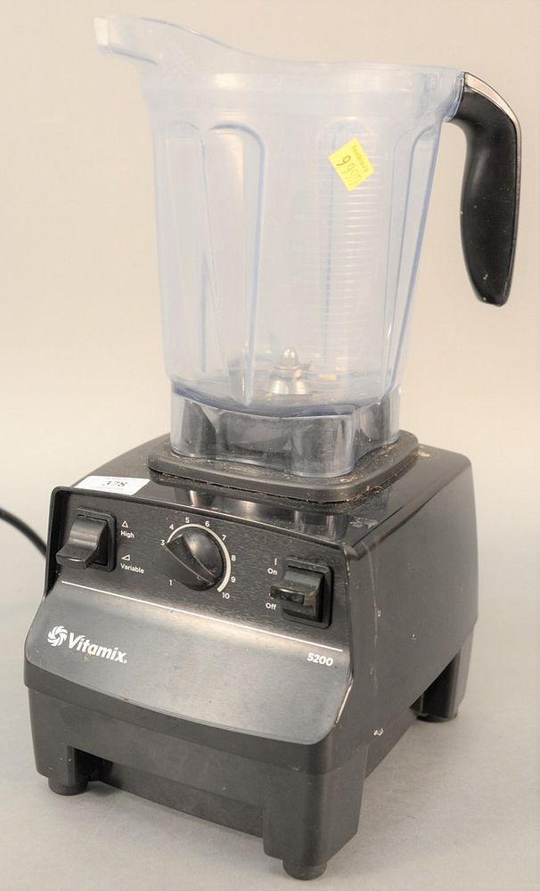 Appraisal: Vitamix blender with no top Vitamix blender with no top