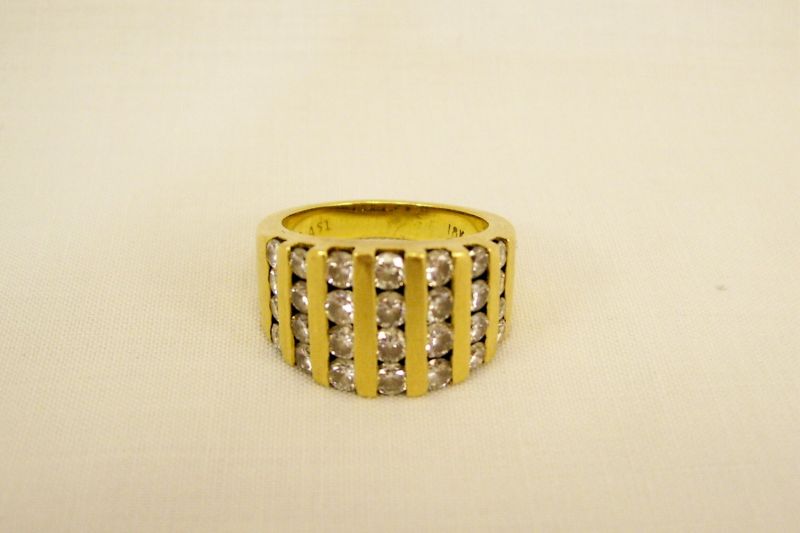 Appraisal: Ladies kt Gold Diamond Ring Twenty eight round diamonds weighing