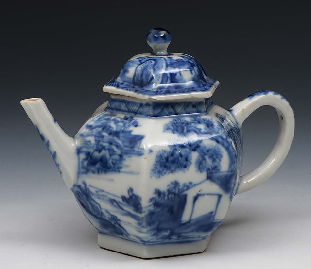 Appraisal: A Chinese blue and white porcelain hexagonal small teapot and