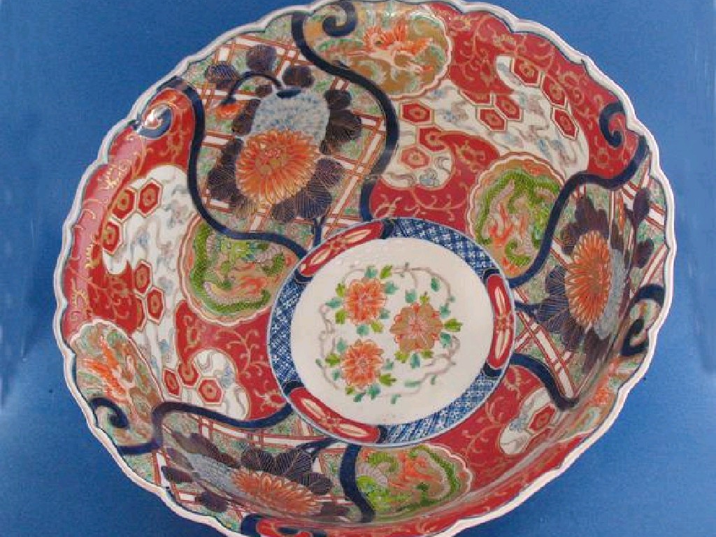 Appraisal: A JAPANESE IMARI BOWL with an undulating rim th century