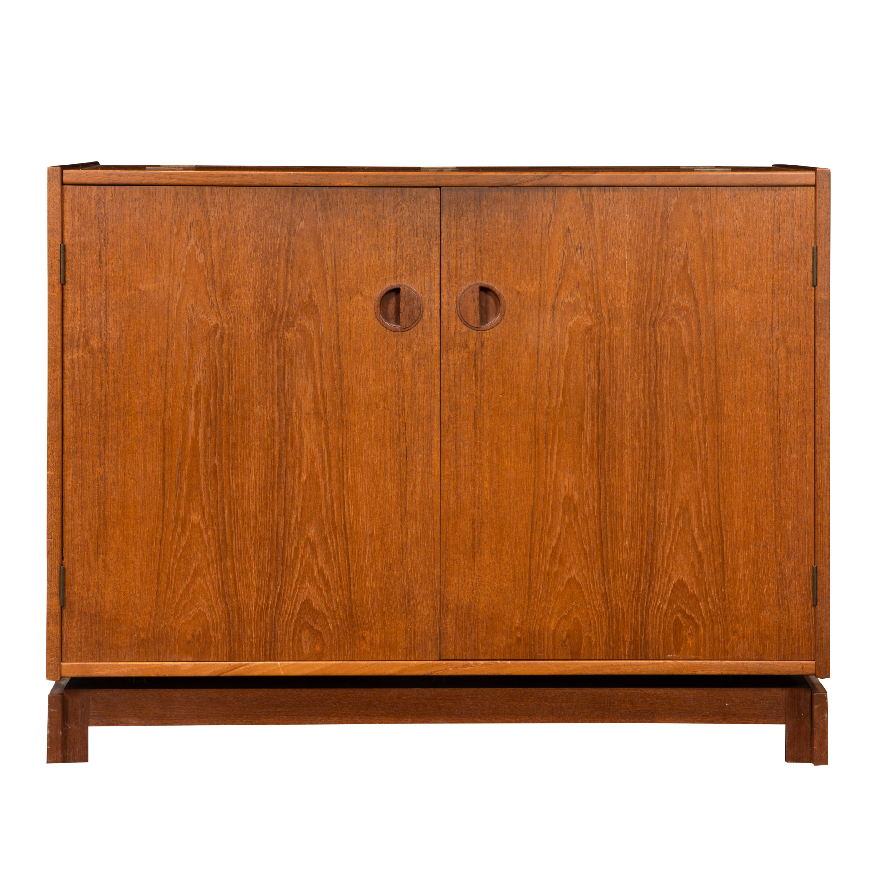 Appraisal: A DANISH MODERN TEAK STEREO CABINET A Danish Modern teak