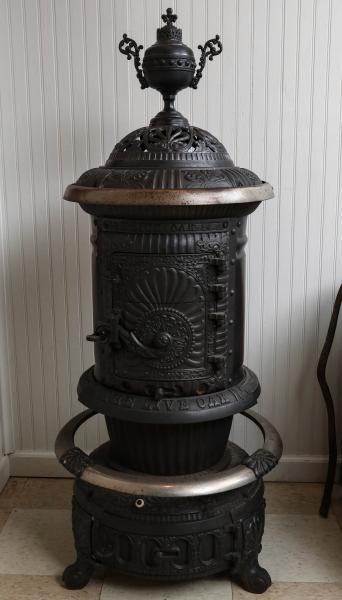 Appraisal: GREAT WESTERN CAST IRON STOVE MODEL LIVE OAK AThe nicely