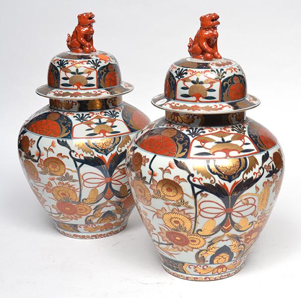 Appraisal: A PAIR OF IMARI LIDDED BALUSTER VASES CMS