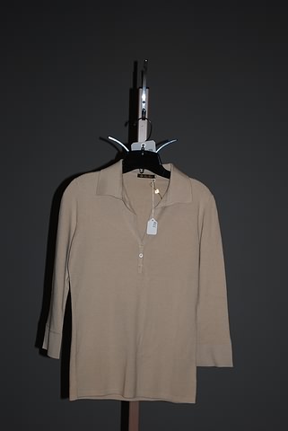 Appraisal: Loro Piana tan cotton blend long sleeve knit top with