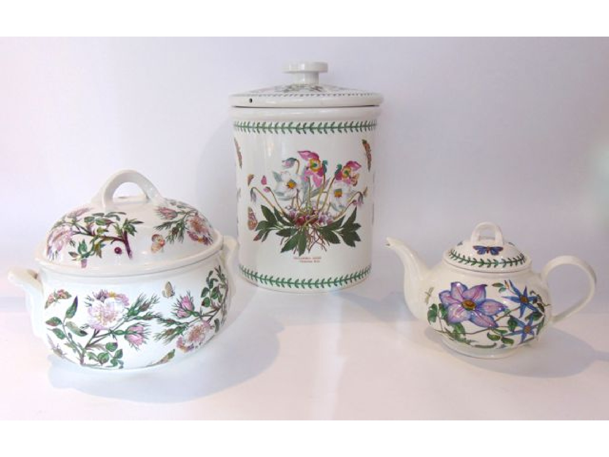 Appraisal: A collection of Portmeirion Botanic Garden pattern wares comprising a