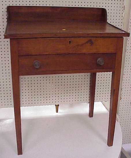 Appraisal: th C pine desk with hinged slant lid opening to