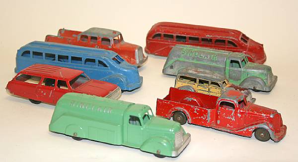 Appraisal: Tootsietoy grouping Assortment of rd scale metal American toys from