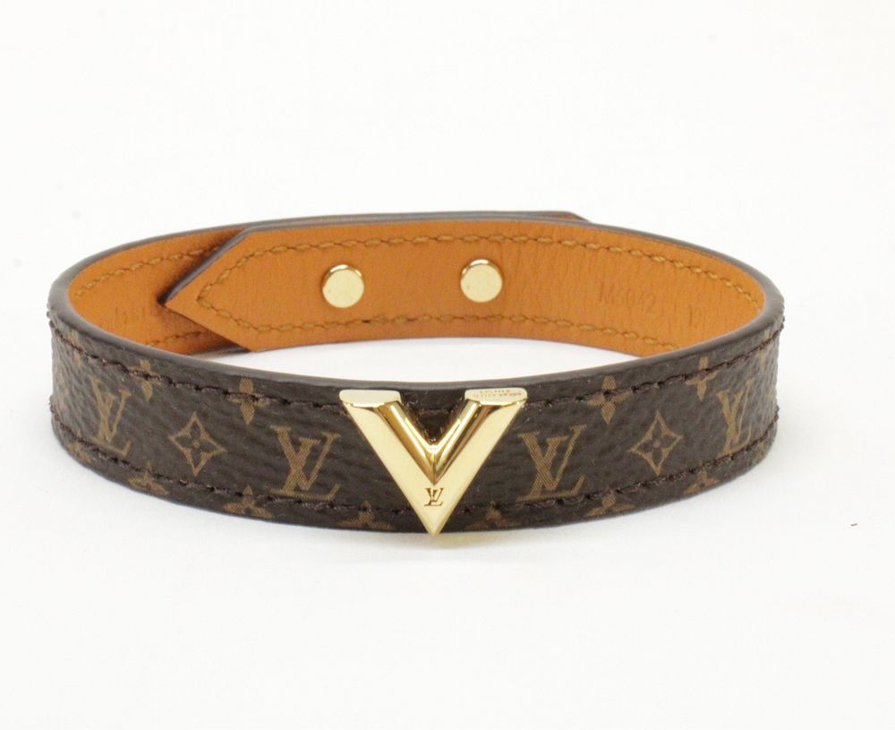 Appraisal: Louis Vuitton Essential V Bracelet Louis Vuitton Essential V Bracelet