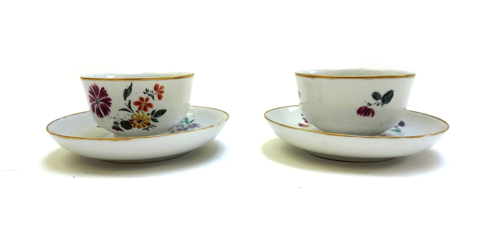 Appraisal: A pair of Nove porcelain teabowls and saucers circa enamelled