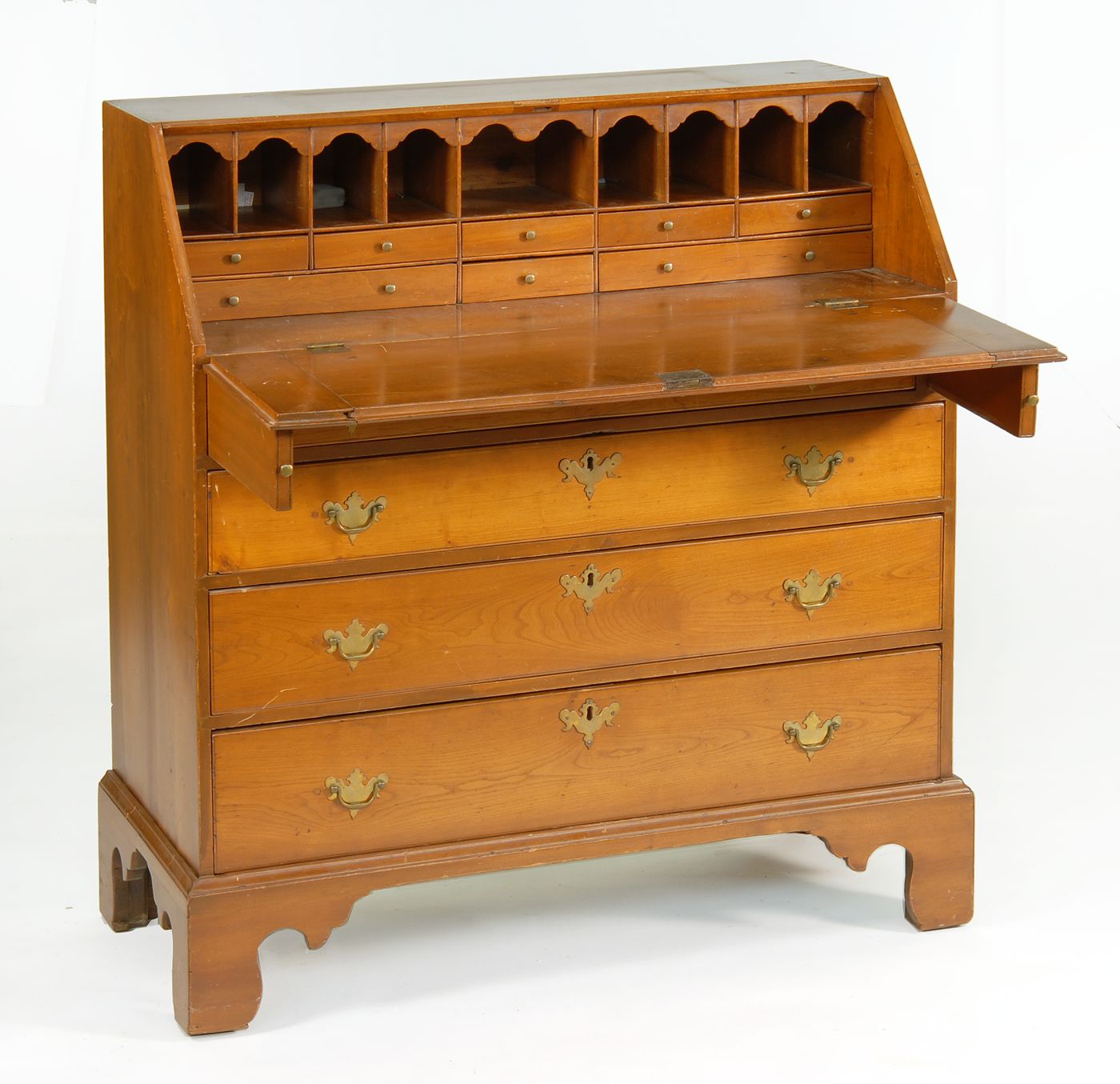 Appraisal: ANTIQUE AMERICAN CHIPPENDALE SLANT-LID DESK th CenturyIn cherry Fitted interior