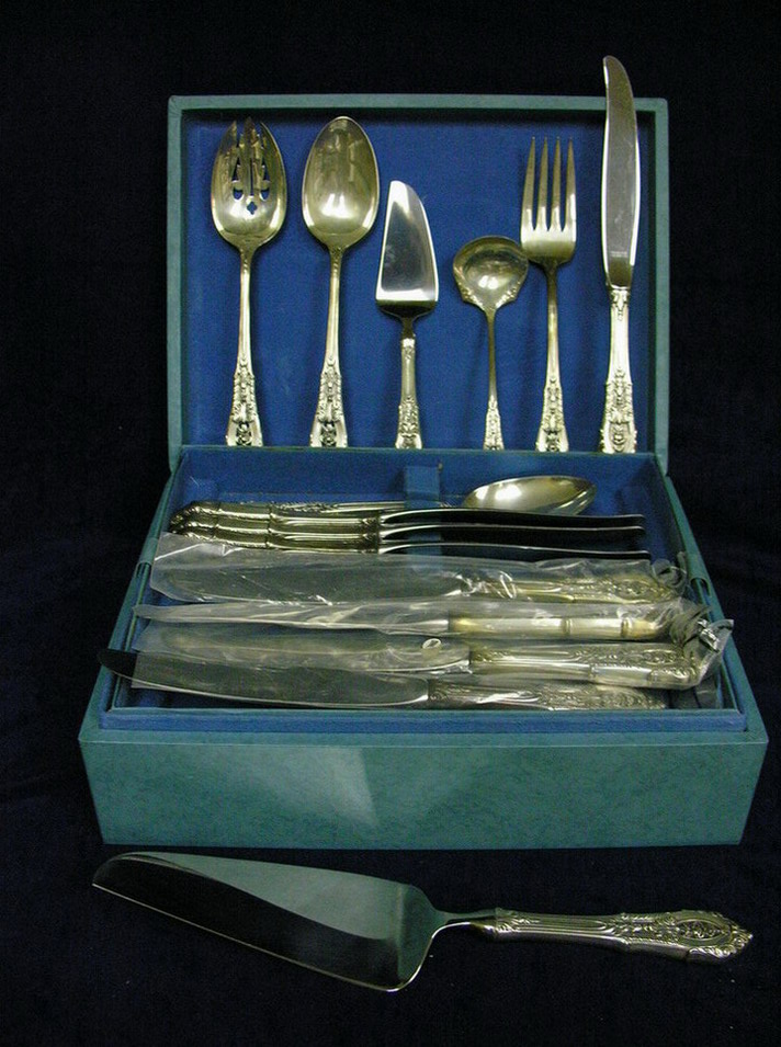 Appraisal: PIECES WALLACE ROSE POINT STERLING FLATWARE Dinner Knives Dinner Forks