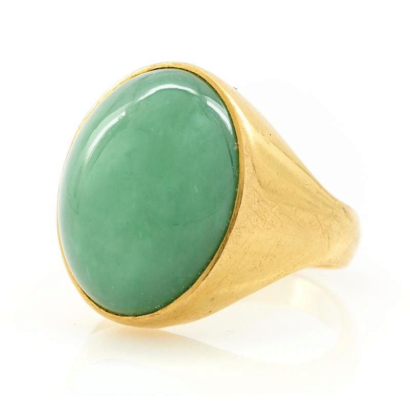 Appraisal: k Yellow gold jade ring k Yellow gold jade ring