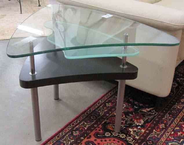 Appraisal: A PAIR OF CONTEMPORARY END TABLES attributed to Elite each