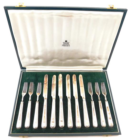 Appraisal: SILVER -pc boxed dessert set of sterling silver knives and